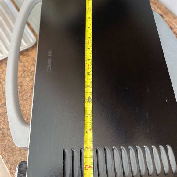 Hamilton Beach Silver Toaster Oven with Black Accents - Picture 5 of 11